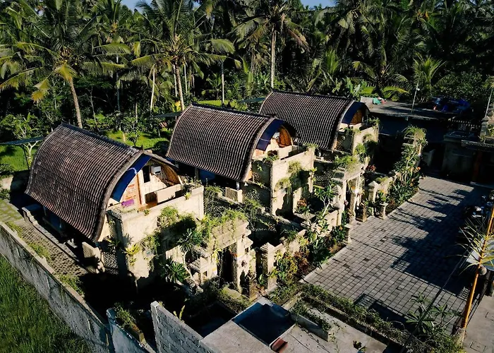ロッジ Alvia Joglo House & Private Pool *