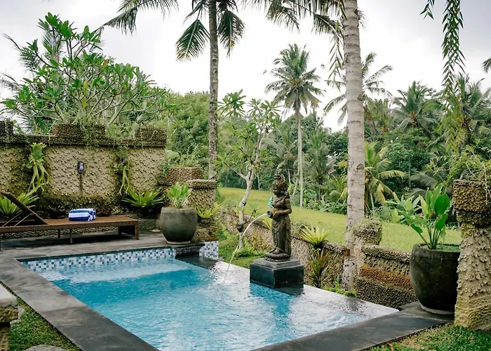 Alvia Joglo House & Private Pool ロッジ
