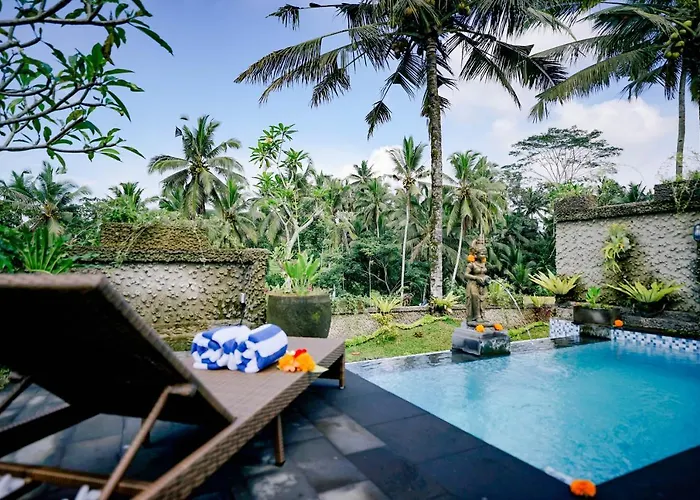 Alvia Joglo House & Private Pool ロッジ
